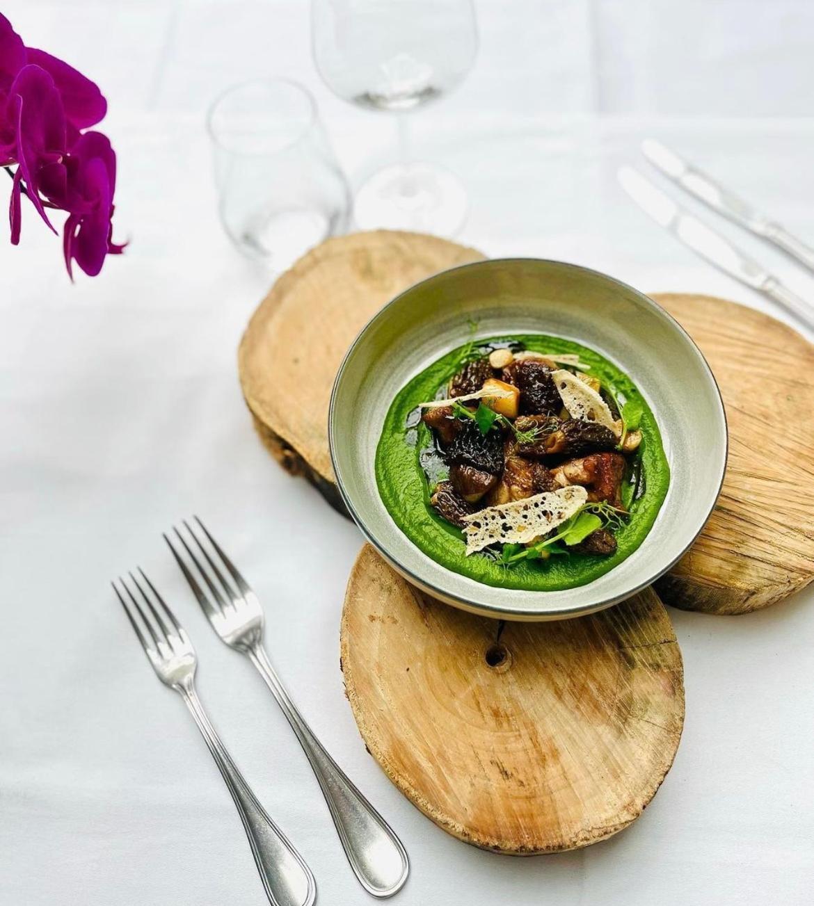 Logis Hotel & Restaurant Du Sauvage ラ・フェルテ・ゴシェ エクステリア 写真