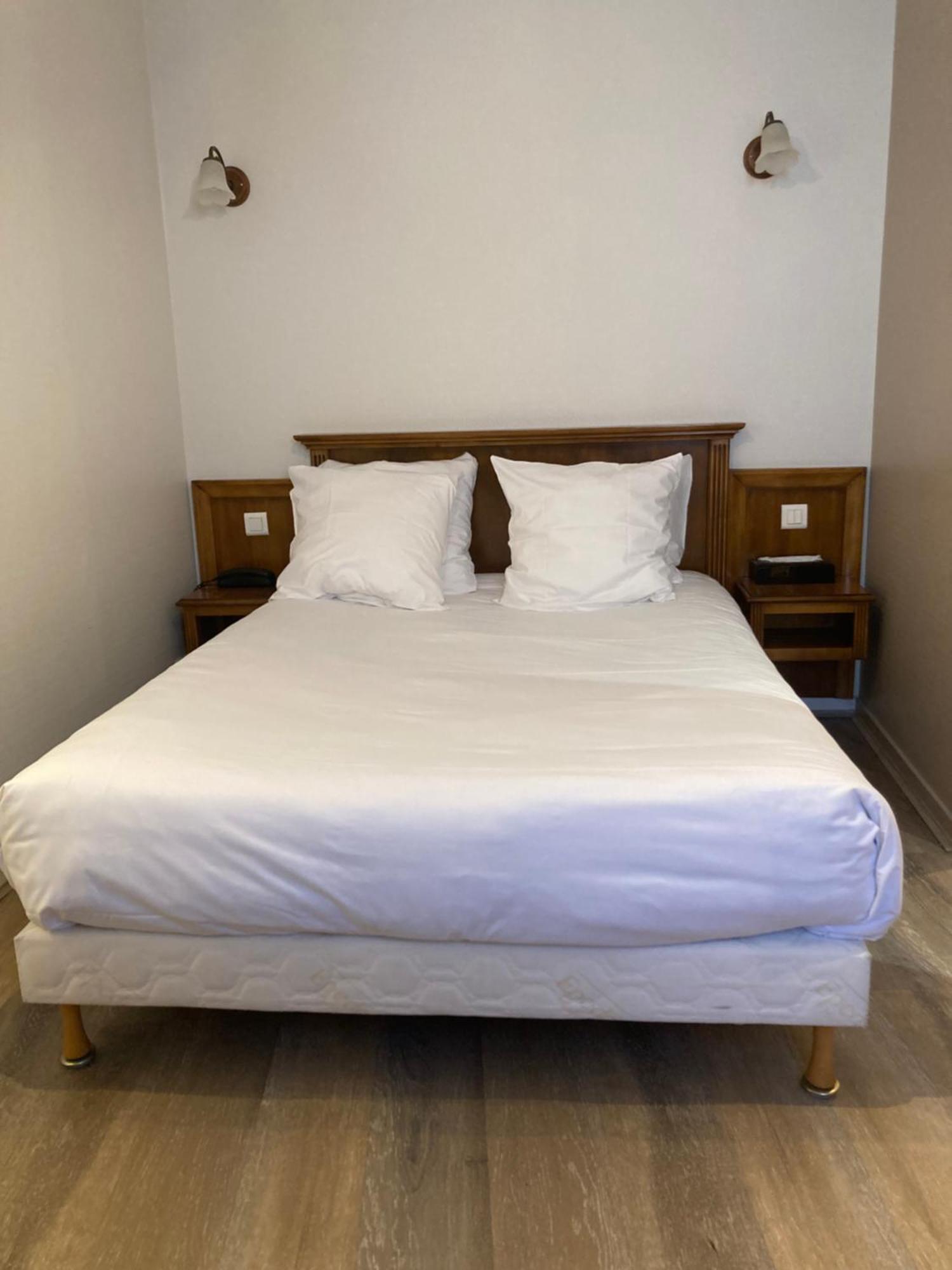 Logis Hotel & Restaurant Du Sauvage ラ・フェルテ・ゴシェ エクステリア 写真
